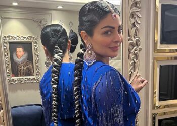 Gorgeous royal electric blue ensemble on Neeru Bajwa weaves magic