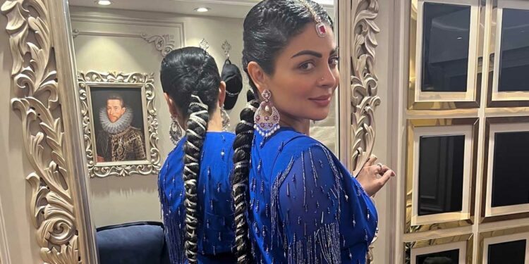 Gorgeous royal electric blue ensemble on Neeru Bajwa weaves magic