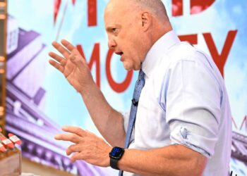 Cramer explains discrepancy between the reality of economy and consumer sentiment