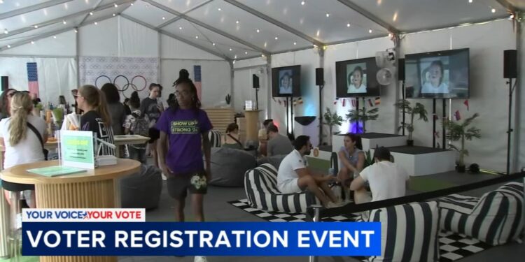 Game On! at Philadelphia's Dilworth Park encourages young people to register to vote for November election