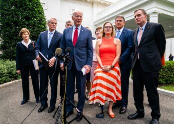 Sen. Mark Warner works to gather Senate Democrats to ask Biden to exit race