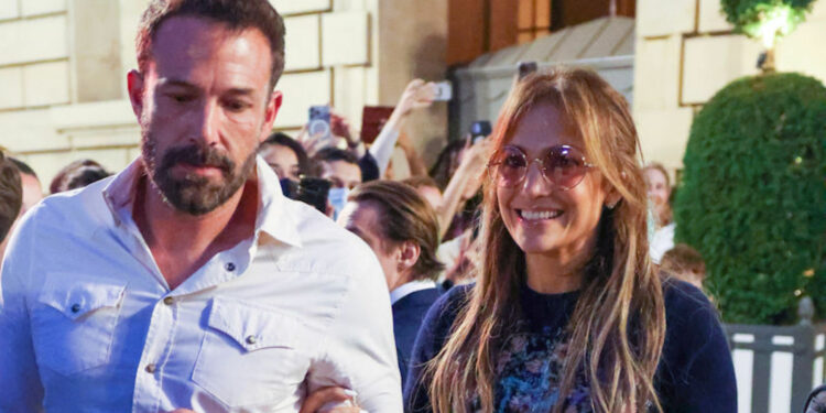 ben affleck and jennifer lopez in paris