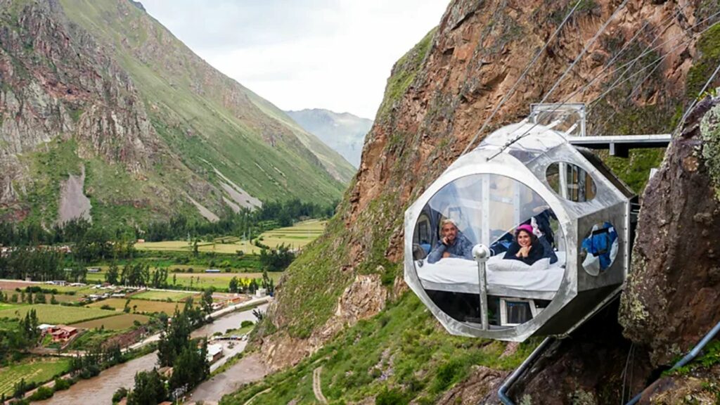 5 World's Most Tiny Hotel Rooms