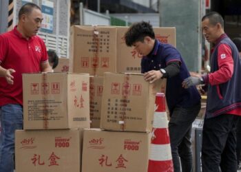 China economy lags in August, Beijing struggles with demand