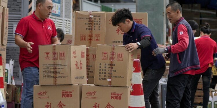 China economy lags in August, Beijing struggles with demand