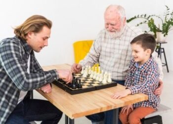 7 Holistic Lifestyle Strategies to Improve Your Elderly Parents’ Health and Happiness