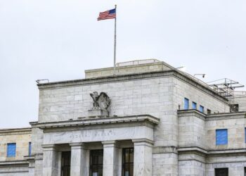 Surprise Jobs Surge Stuns Experts: Is the Fed in for a Tough Critique
