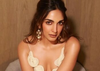 Stunning in Style: Kiara Advani Turns Heads in a ₹1.75 Lakh Bodycon Dress – Don’t Miss the Pics!