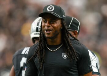 Antonio Pierce: Embracing the ‘Status Quo’ with Star Receiver Davante Adams