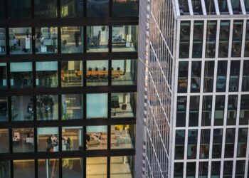 Bundesbank Sounds Alarm: Watchful Eye on Commercial Property Amidst Economic Weakness!