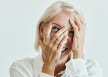 Embrace the Change: 4 Empowering Lifestyle Tips for a Smooth Menopause Journey!