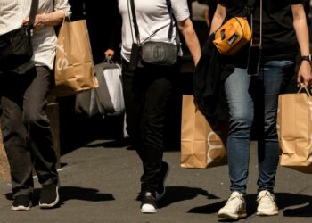 America’s Economy Soars: Celebrating a Rare ‘Soft Landing’ Success!