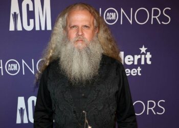 Jamey Johnson in Hot Water: Country Star Arrested for Drug Possession and Speeding!