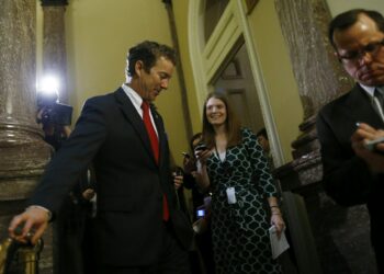 Cory Booker’s lengthy speech provides a method for Trump combatants in a fragmented media panorama